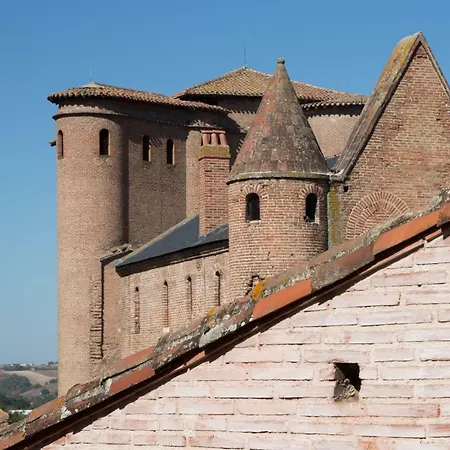 Le Gite Du Vieil Apartment *